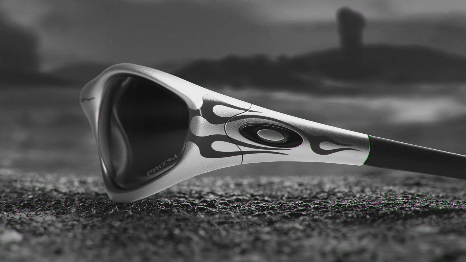 小物 OAKLEY MUZM Straight Jacket 99 Oakley Revives the Straight Jacket for MUZM 99 Reissue
