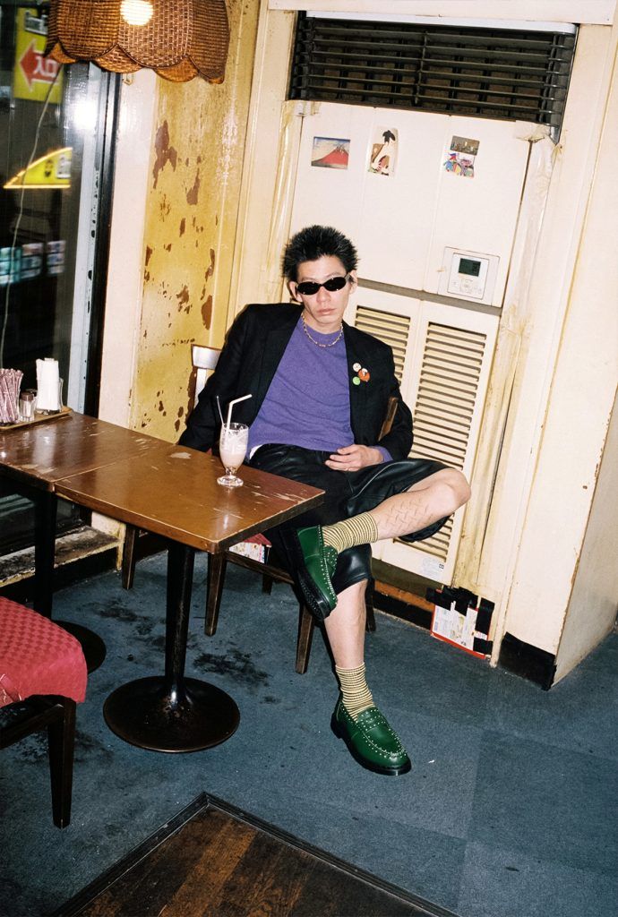 靴 supreme dr.martens studded penton loafer Dr. Martens Returns With Supreme for Studded Penton Loafer