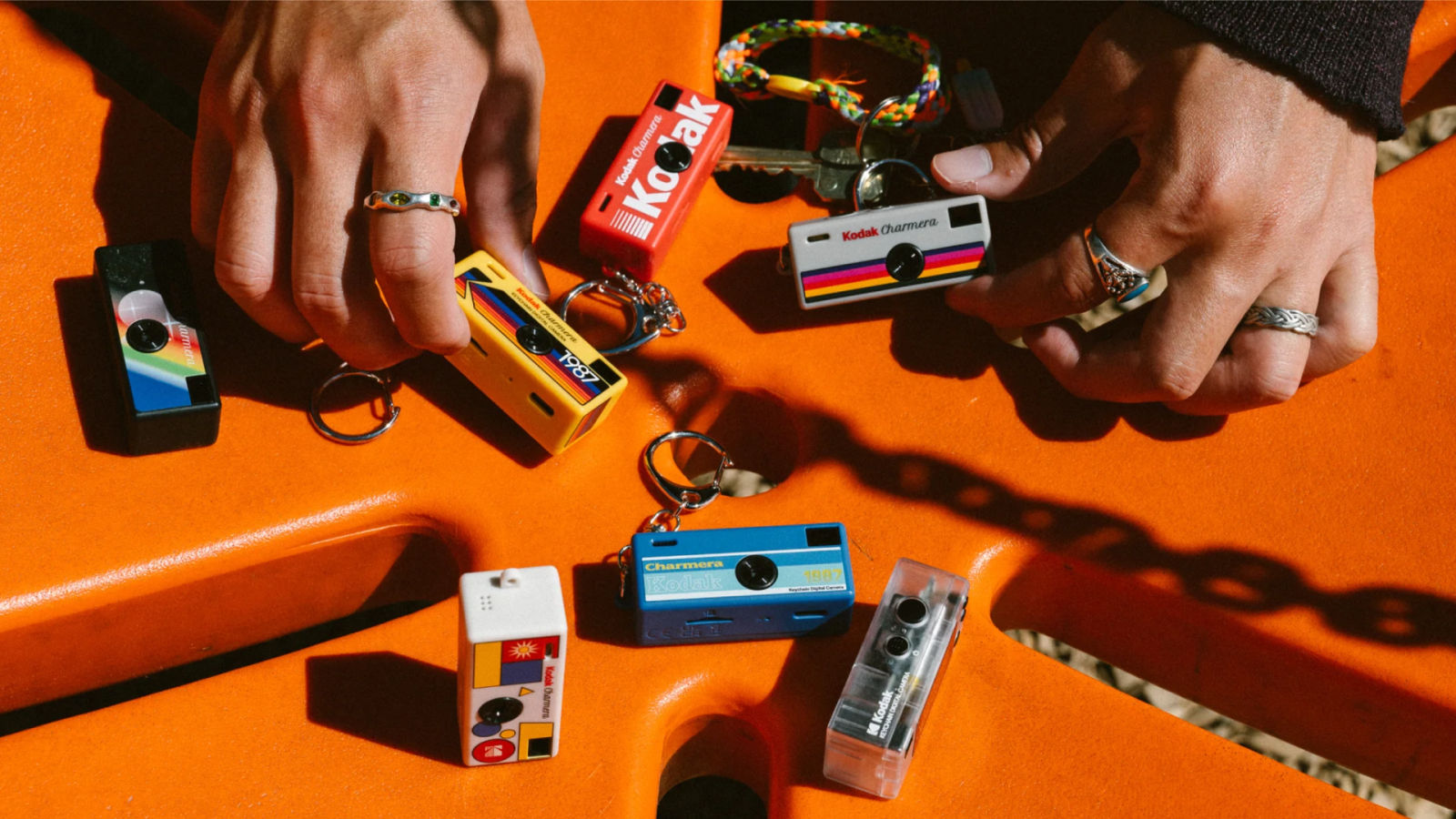 デジタルカメラ Kodak Charmera Type 04 Keychain Camera Kodak Charmera camera offers retro charm and fun
