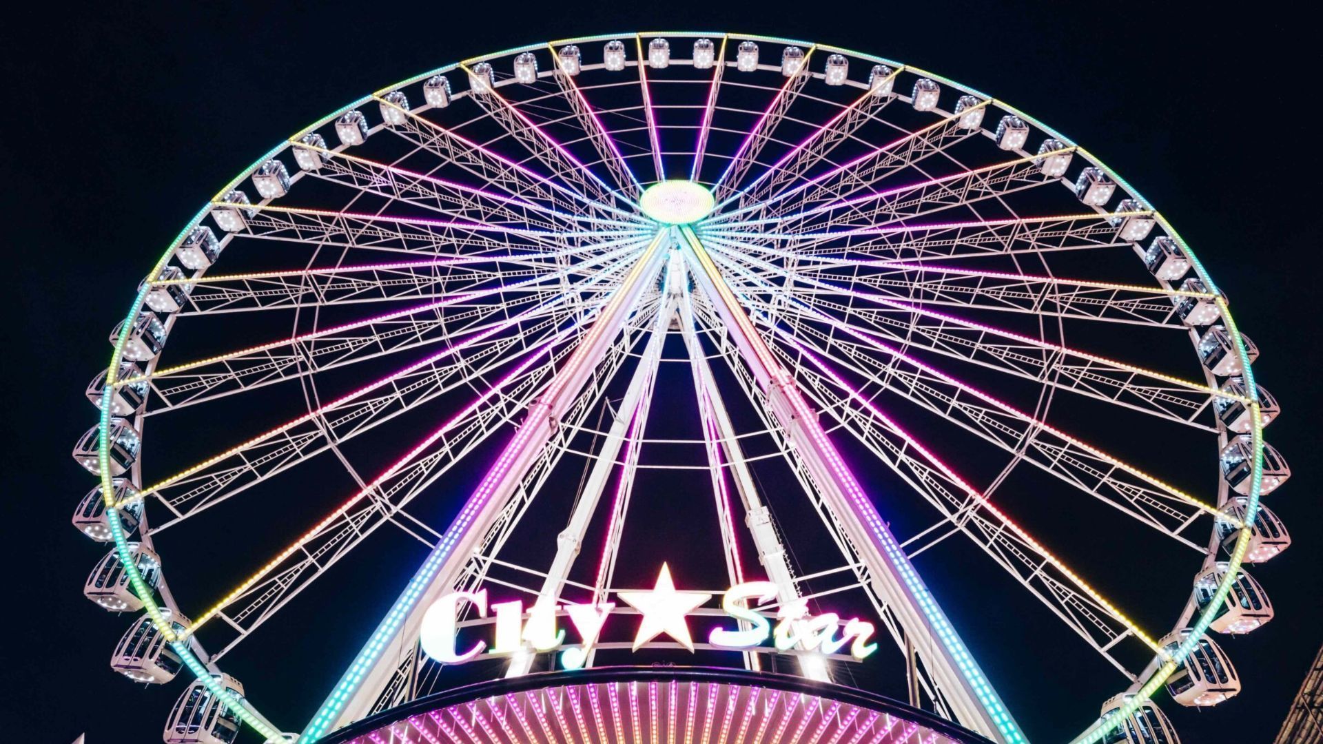 >Hyde Park Winter Wonderland