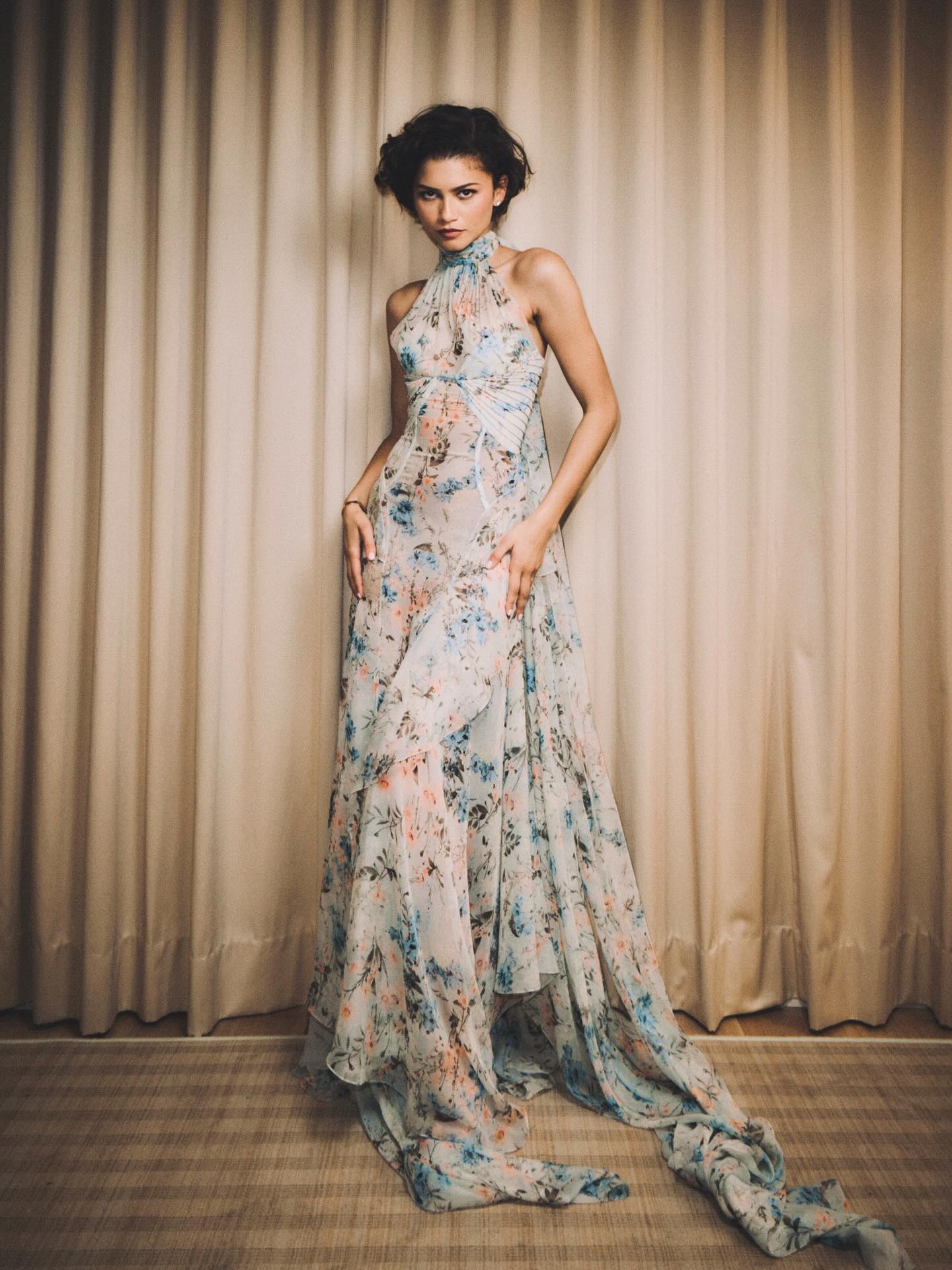 long sleeve empire line dress Bateau Sleeves Waist Appliques Pleated A-Line Wedding One Size:M/L Women's Poetic Charm Olive while the see ICC121352