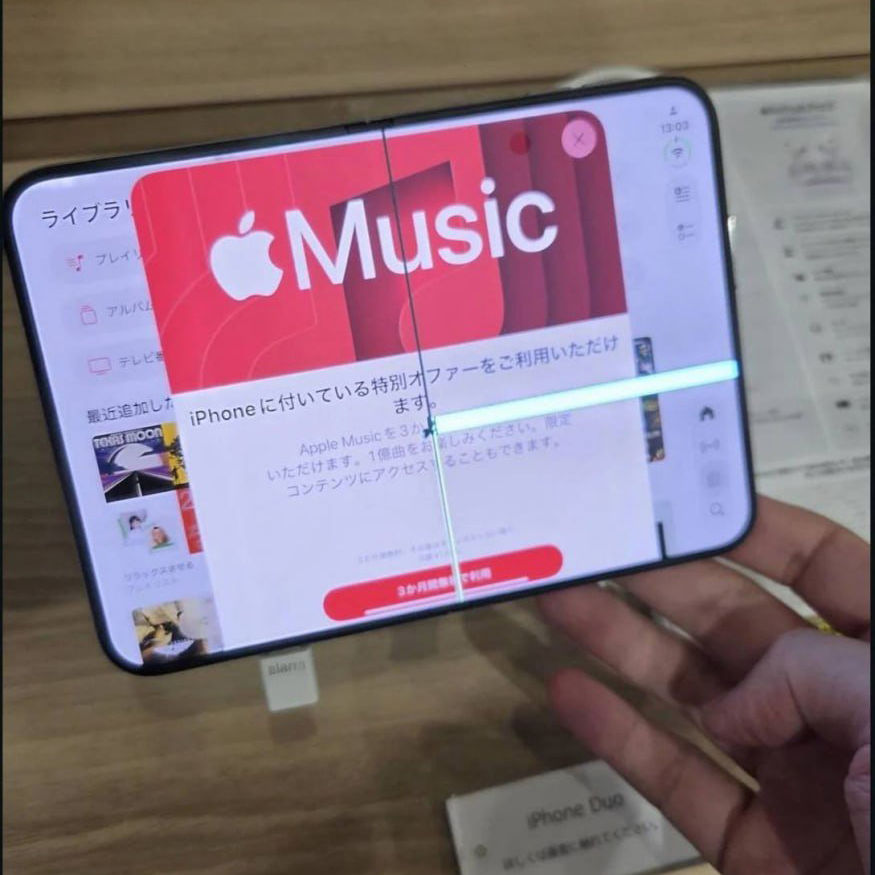 early iPhone Duo owners report “Crackgate” after light use