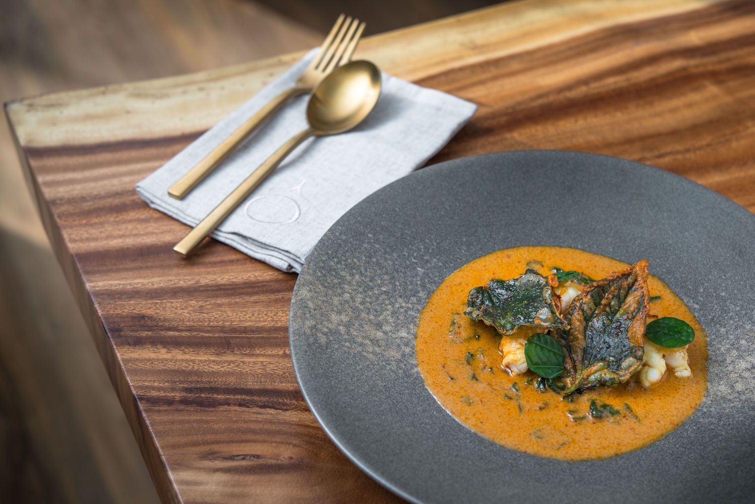 Chef Ian Kittichai partakes in wellness-forward Thai cuisine at Khum Hom