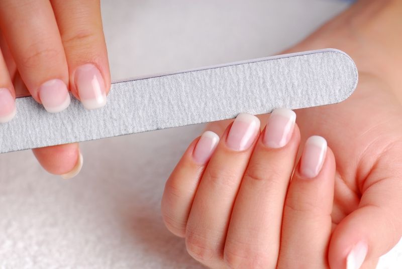 A guide to removing your overgrown gel nails at home like a trooper