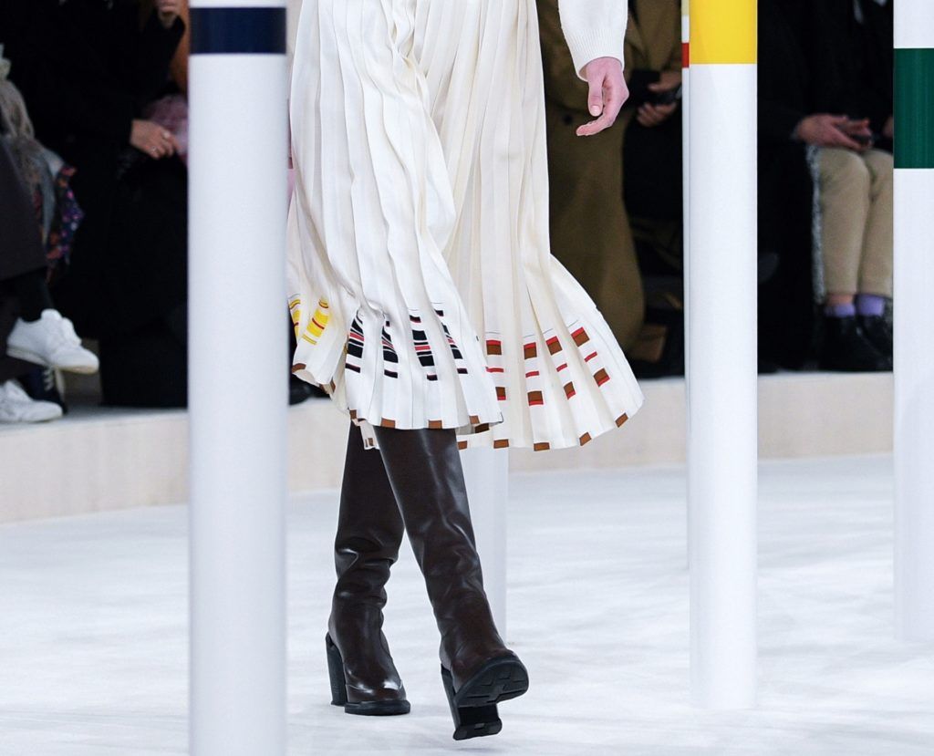 Riding boots are back in fashion, and we ship it
