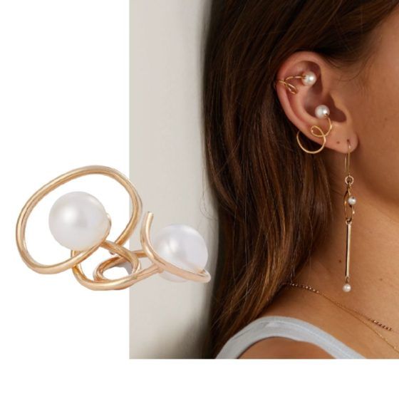 Weekend muse: minimalist statement earrings are a metaphor for 2020