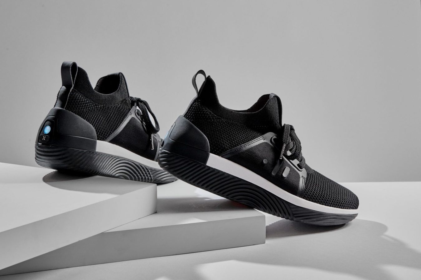 Walk to the beat with these sneakers that vibrate to the rhythm of music