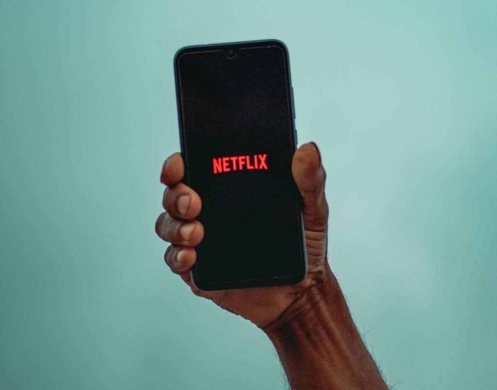 Netflix competes with TikTok by launching ‘Fast Laughs’
