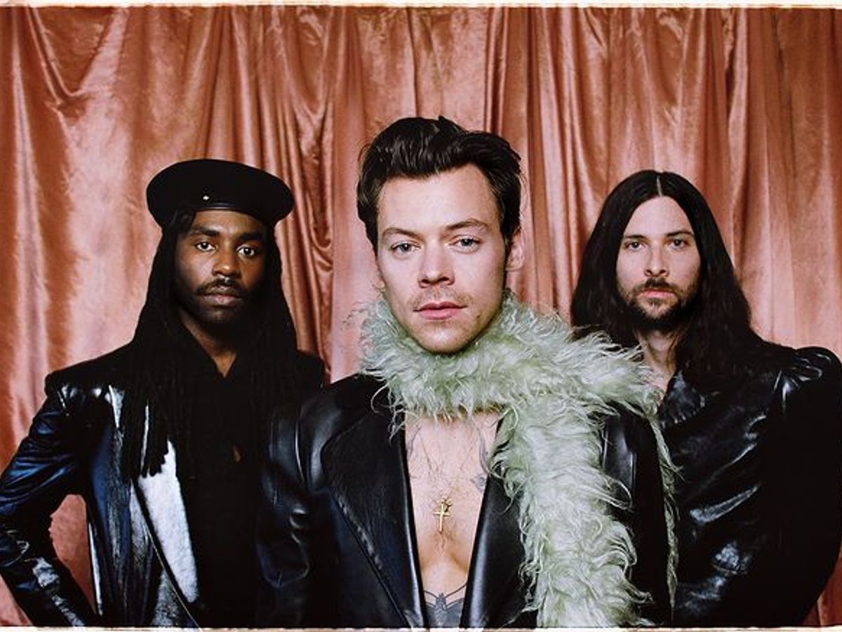 Why the feather boa is making a fashion comeback, thanks to Harry Styles