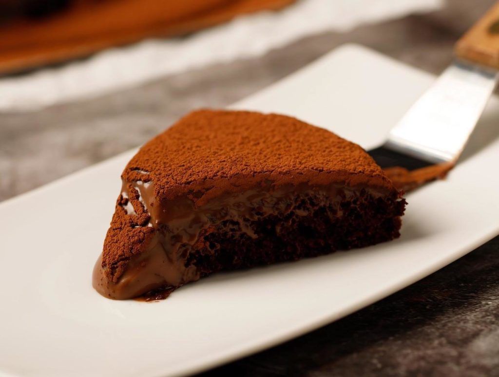 Where to order those trendy molten cakes in Bangkok