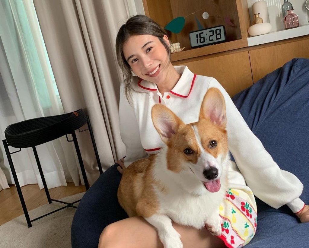 10 work-from-home outfit ideas, inspired by Thai celebrities