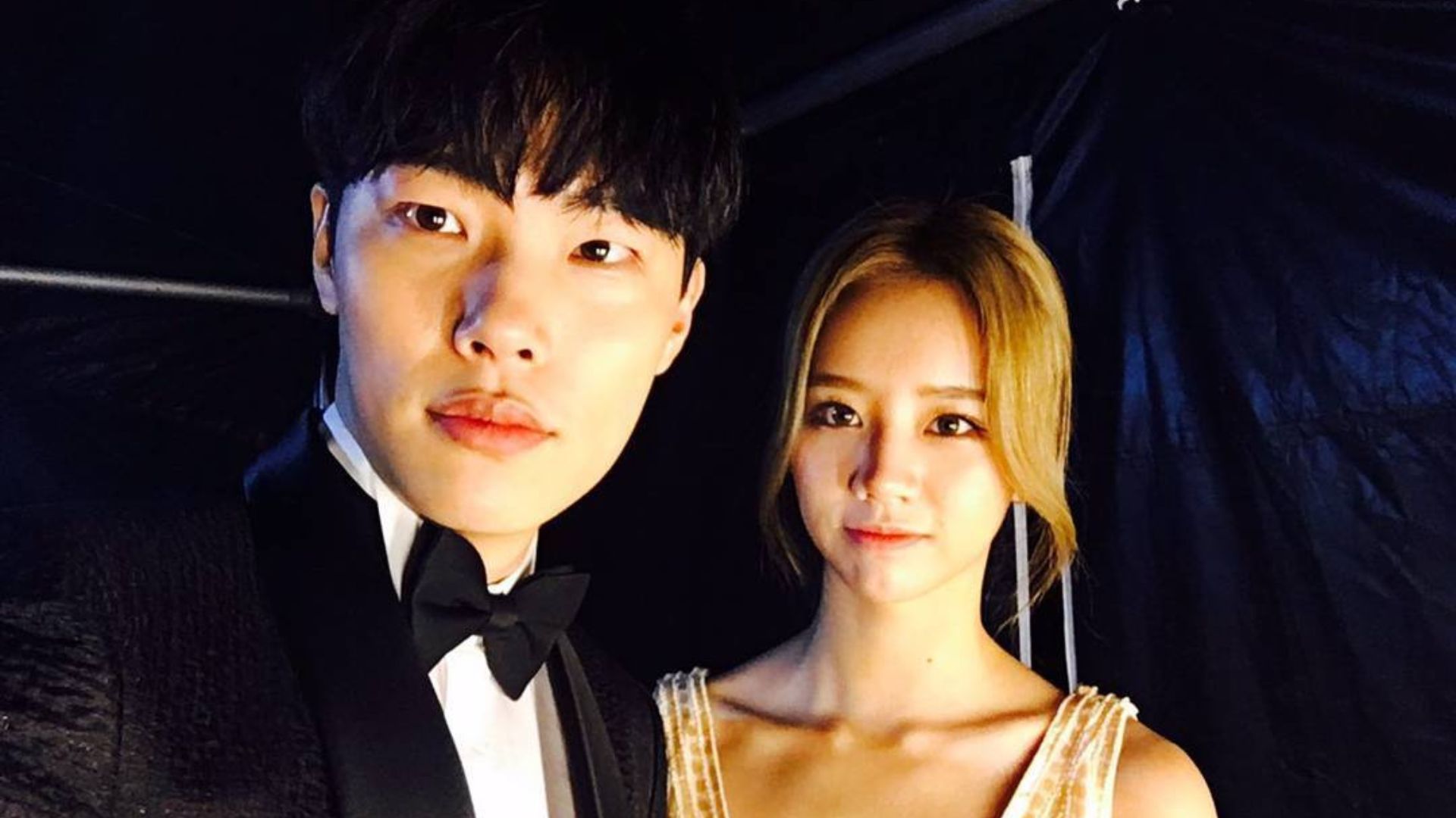 Here and Ryu Jun-Yeol spotted. Hyeri my roommate is a Gumiho.