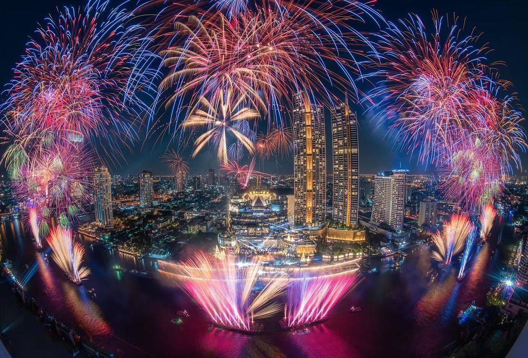 Bangkok New Years Eve Fireworks Live Streaming: A Glittering Celebration at Central World Square with Viewing Tips