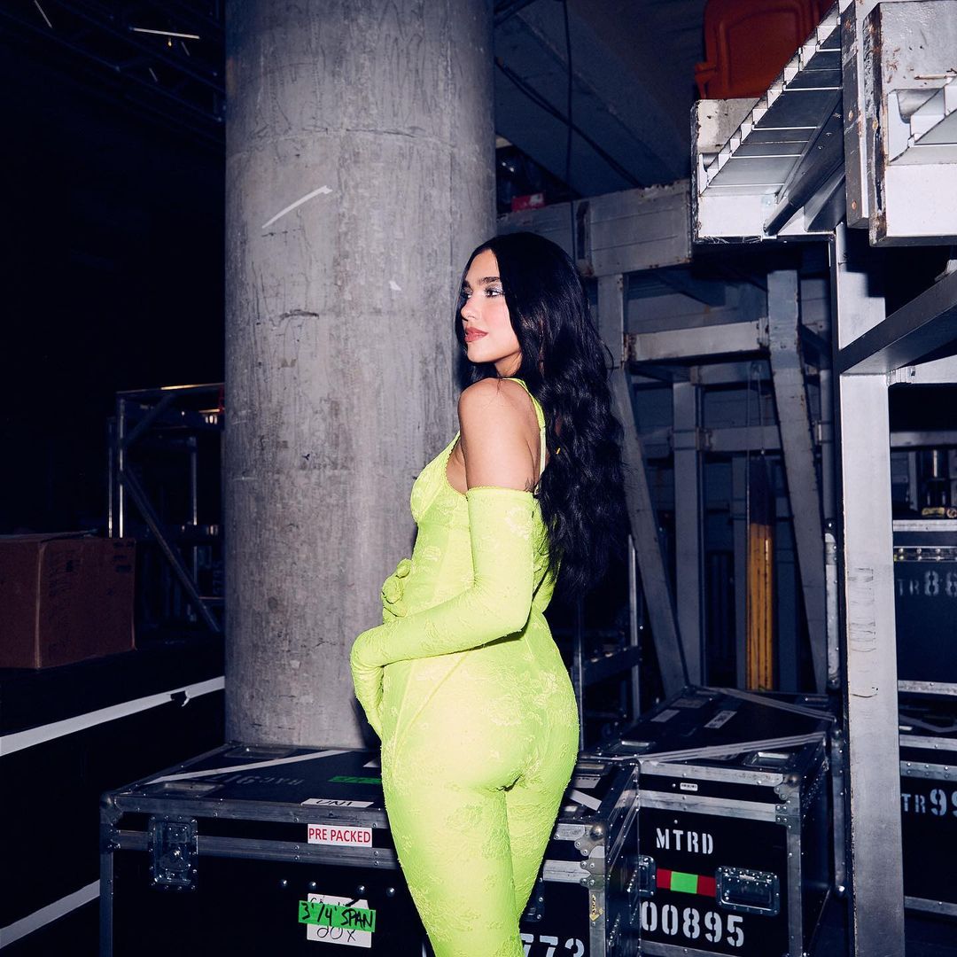 opera gloves tiktok dua lipa