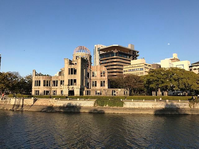 Atomic_Bomb_Dome_from_Hiroshima_Peace_Memorial_Park