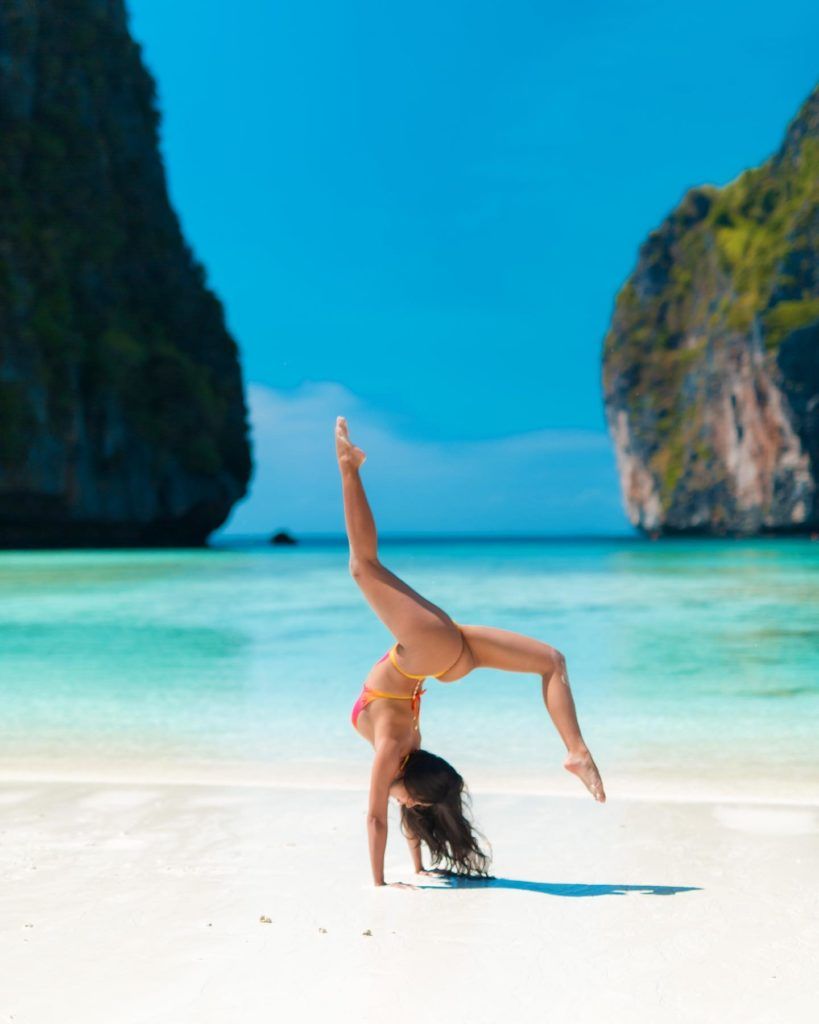 3 Beach Pose Ideas for your next travel. 😊 SAVE THIS for later! ✨😊 #... |  TikTok