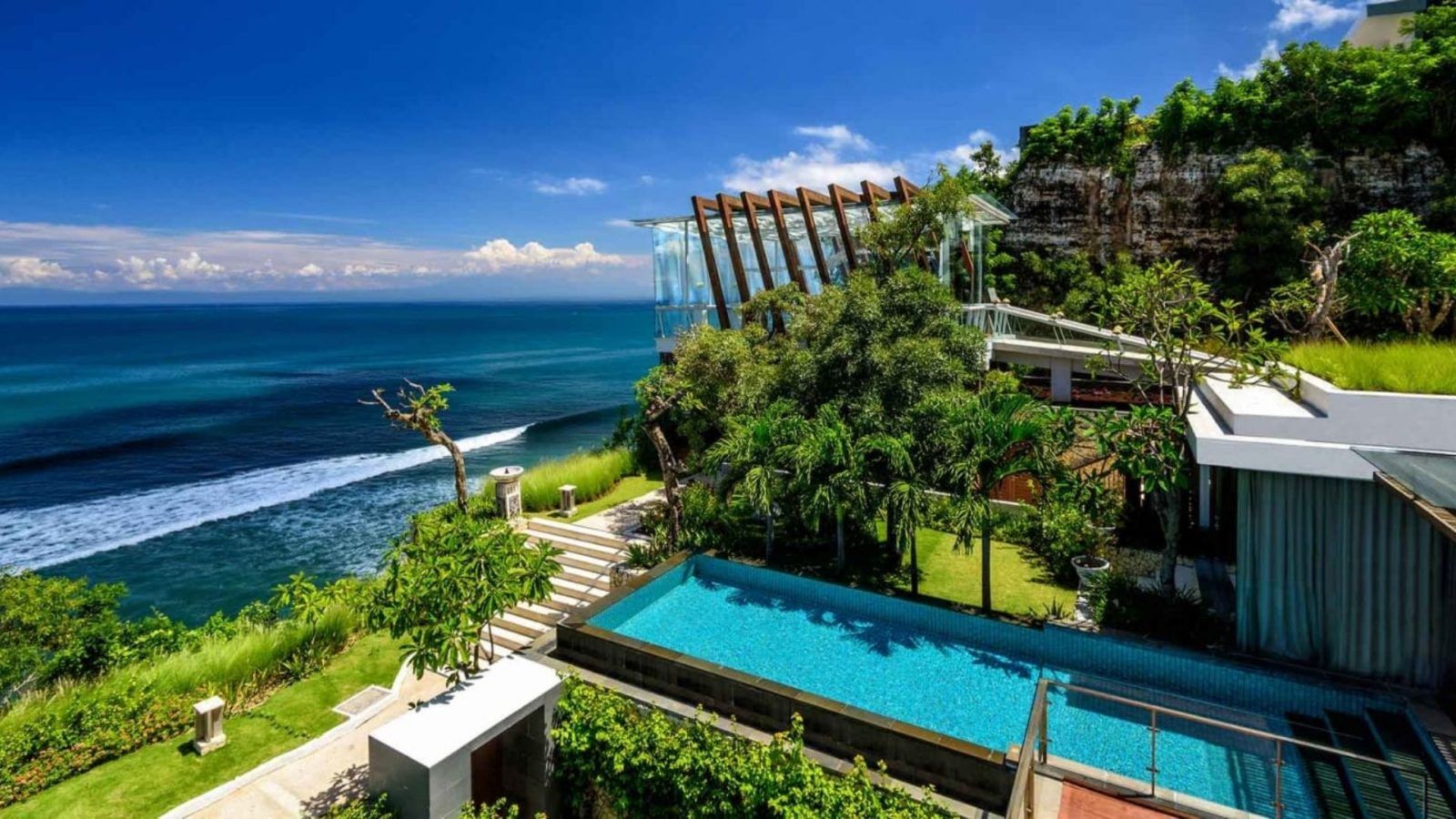 The best luxury resorts in Bali for an extravagant vacation this