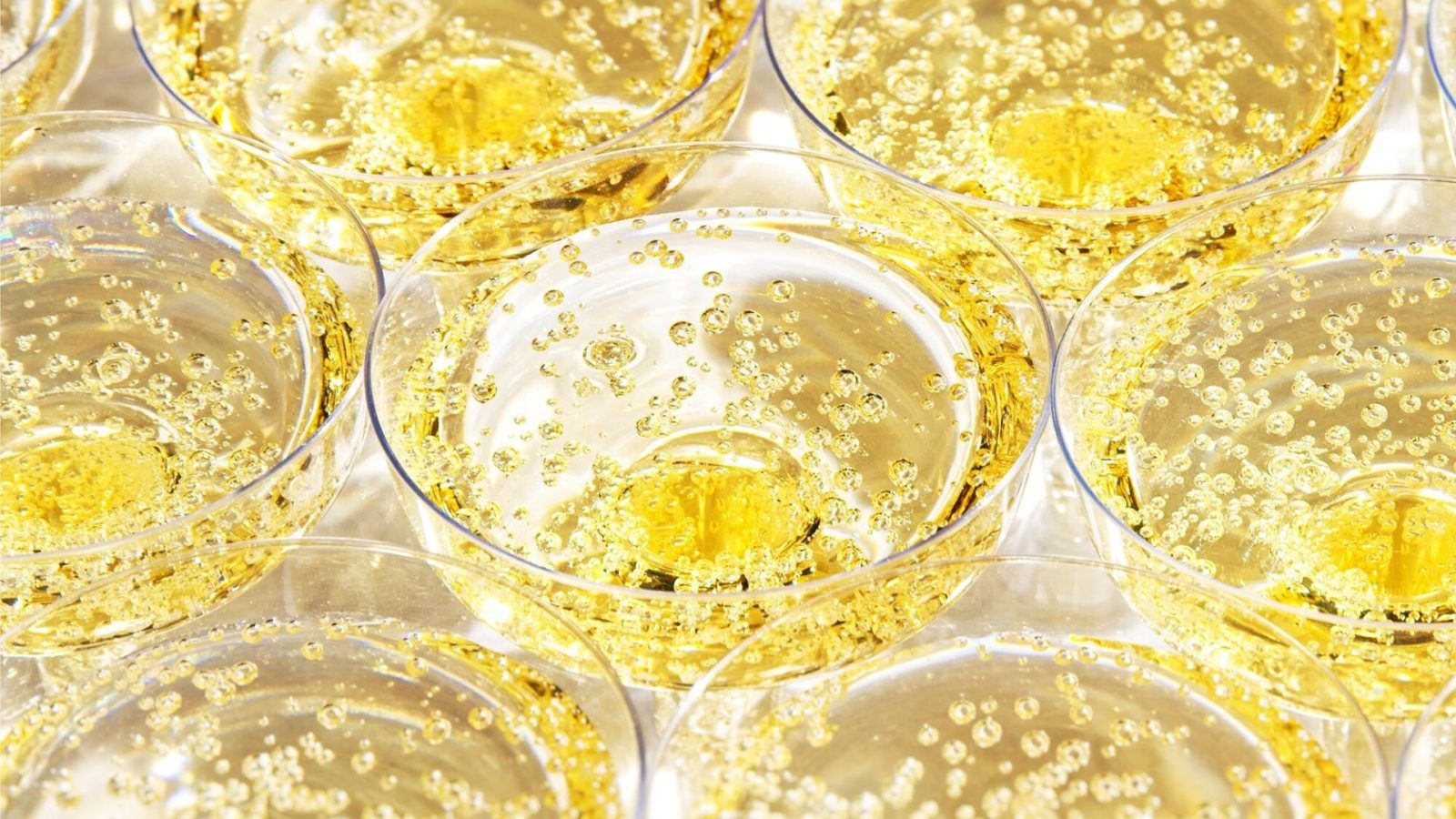 Real Talk: What is the actual difference between sparkling wine and champagne?