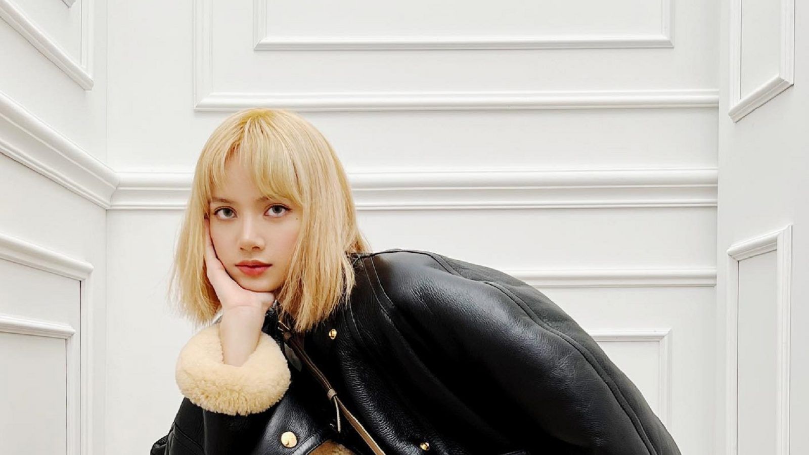 BLACKPINK's Lisa creates streaming record with 'MONEY' on Spotify