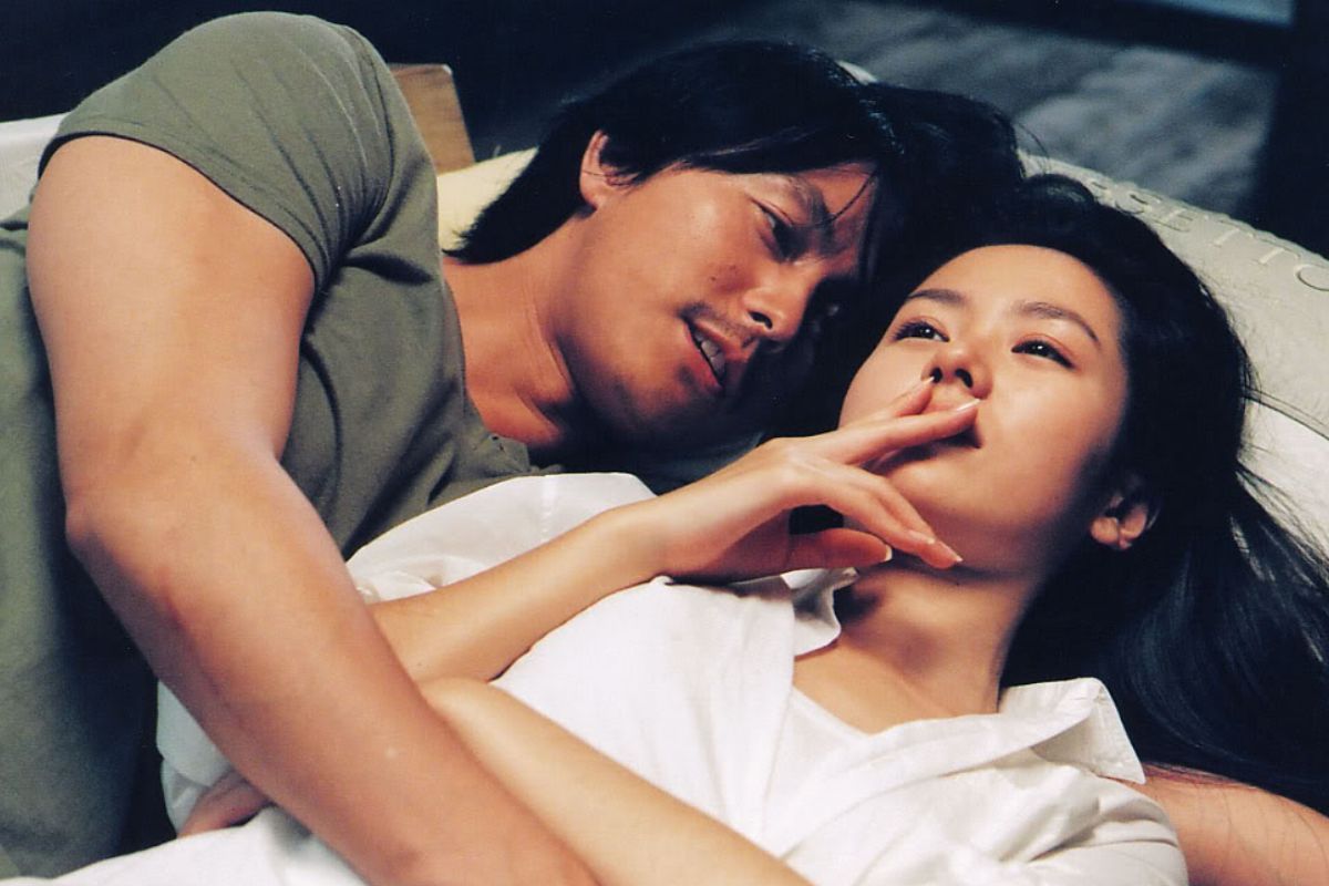 Корейская жена изменяет мужу. A moment to remember дорама. Не хочу забывать (Nae meorisokui jiwoogae, 2004).
