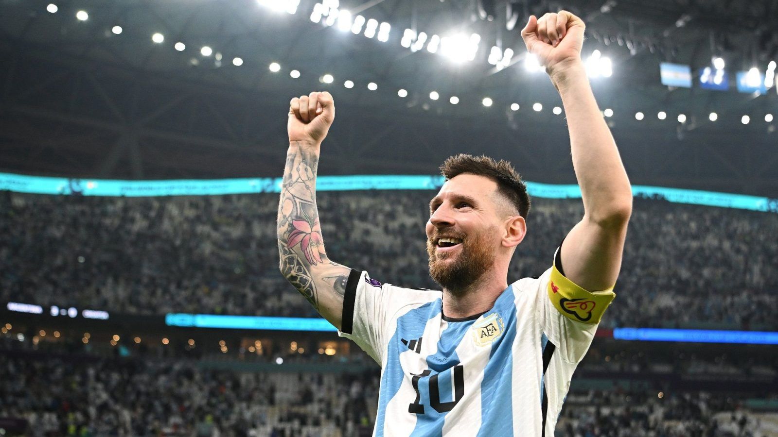 Messi's WC Win Honoured With Gold Argentina Jersey