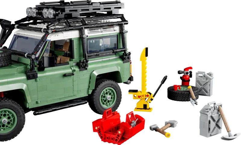 LEGO releases 2336-piece Land Rover Classic Defender 90 kit