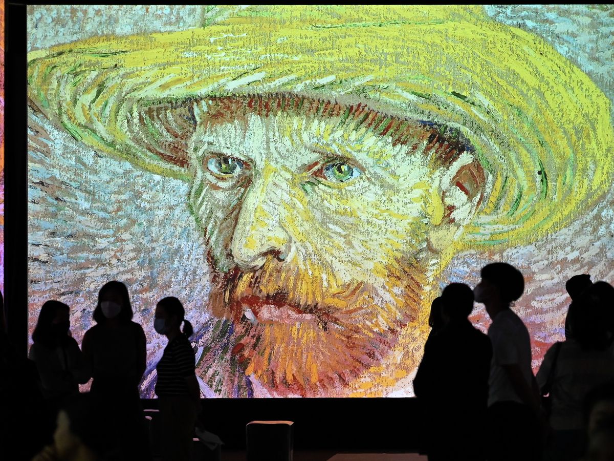 All the details not to be missed in Vincent van Gogh's The Starry