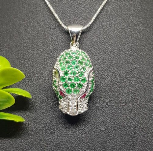 Memorine Jewelry Pendant With Emerald