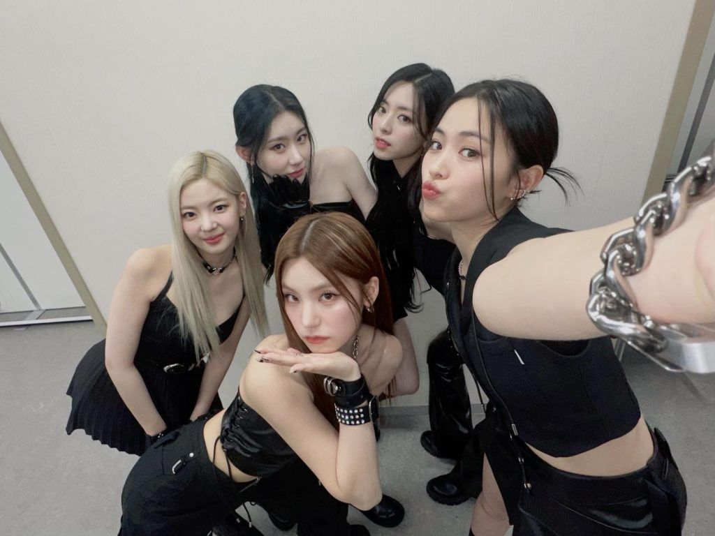 Top 10 K-pop groups with the most Instagram followers