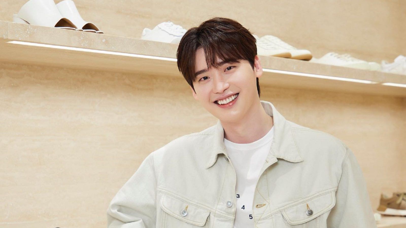 Lee Jong-suk is coming to Bangkok for his 2023 Fan Meeting Tour