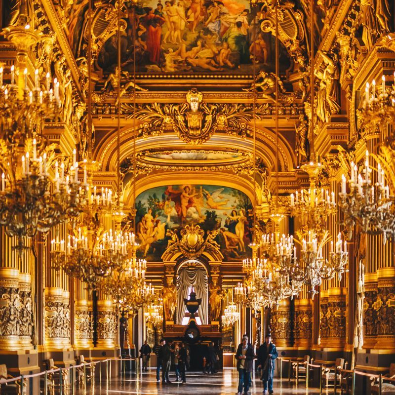 Palais Garnier: BLACKPINK Jennie Paris