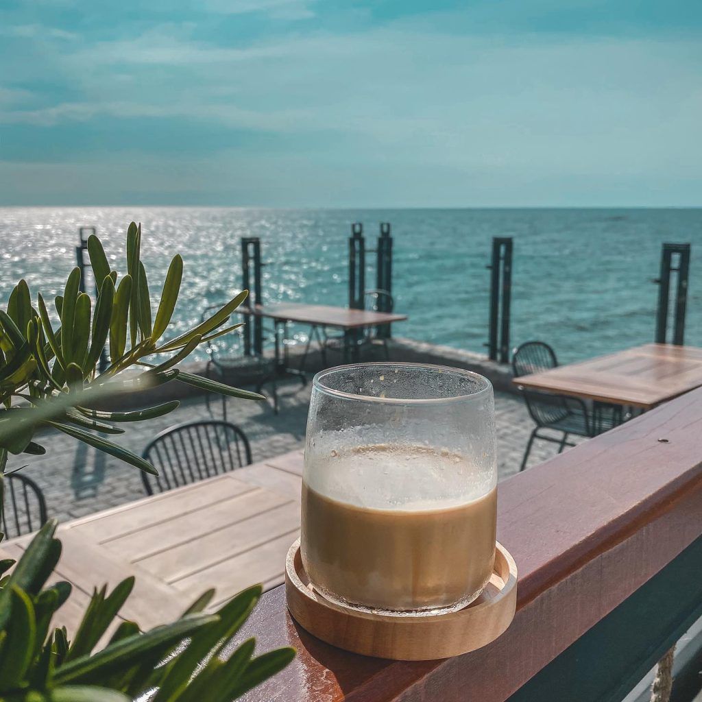 Red Temp Best cafes in Bang Saen perfect for a weekend trip