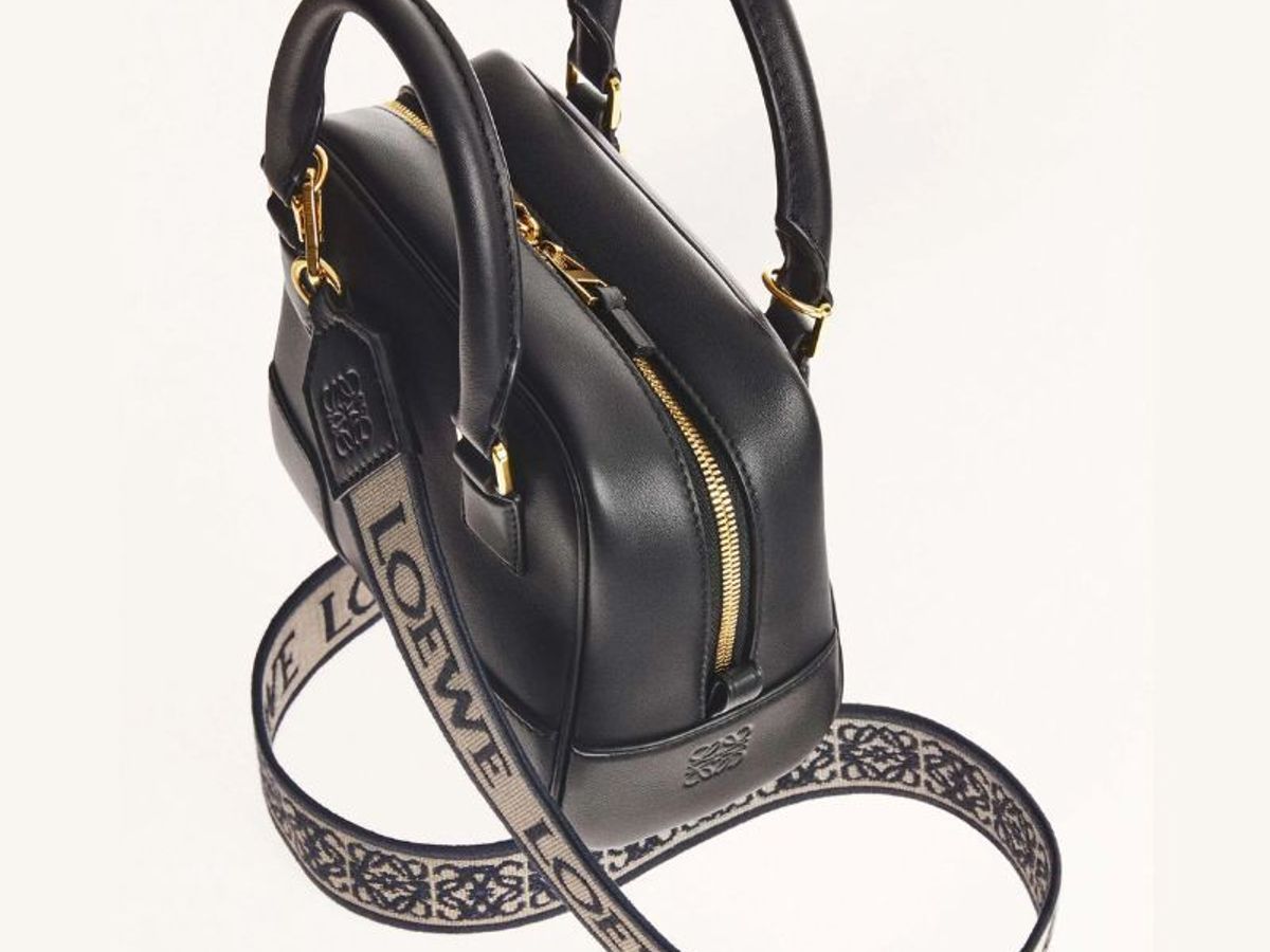 Shop PRADA SAFFIANO LUX Chain Plain Leather Elegant Style Crossbody  Shoulder Bags by flamenco