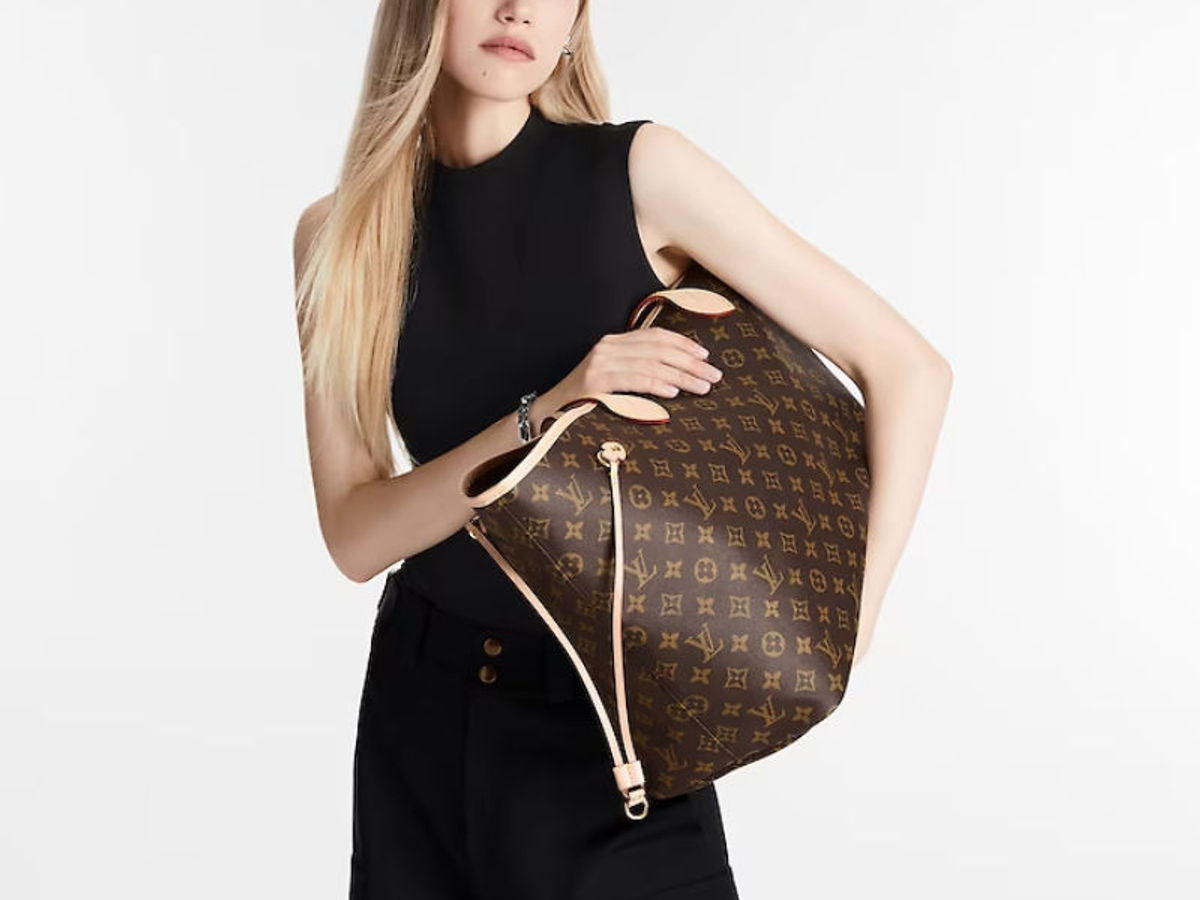 How to Convert Your Louis Vuitton Neverfull Pouch into a Crossbody