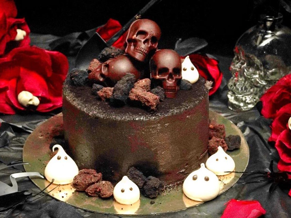 Chocolate Skull Cake - the ultimate Halloween dessert recipe