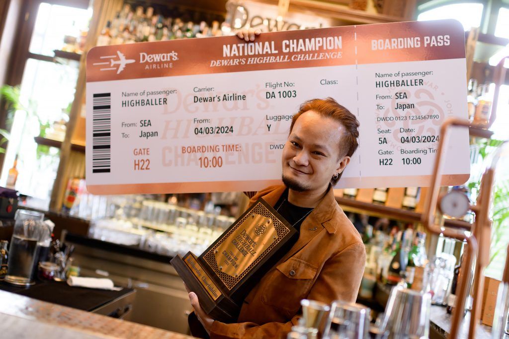 Kitibordee from Midlife Crisis wins the Dewar’s Highball Challenge in Thailand