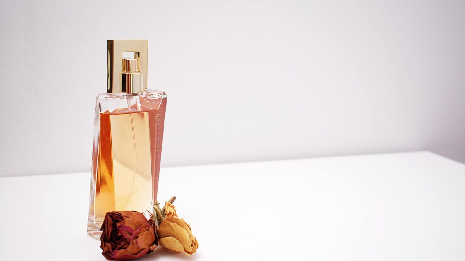 Floral perfumes for women that make excellent gifts for Women’s Day