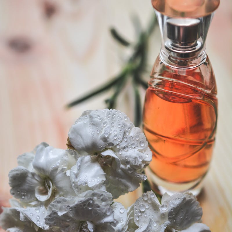 Floral perfumes for women that make excellent gifts for Women’s Day