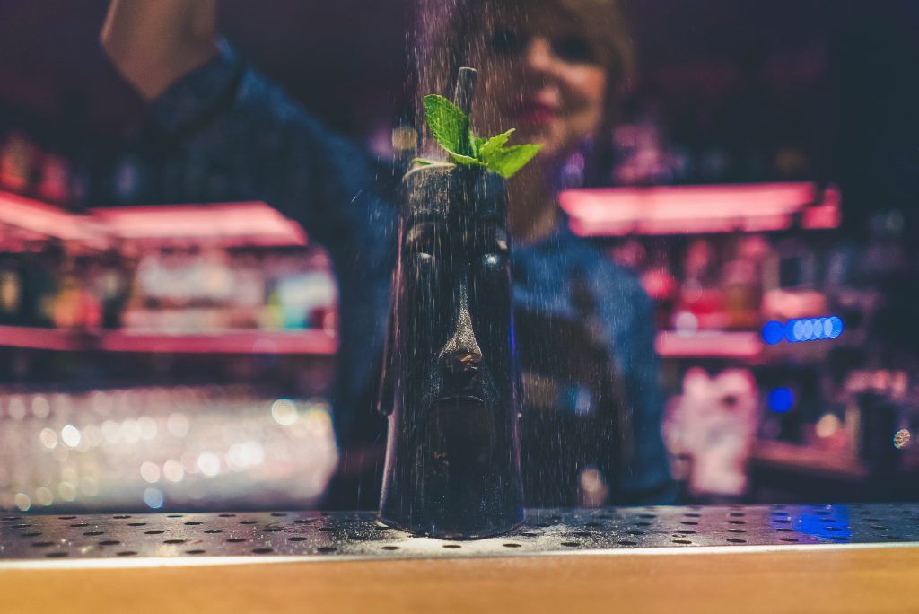 Where are all the female bar managers in Thailand?