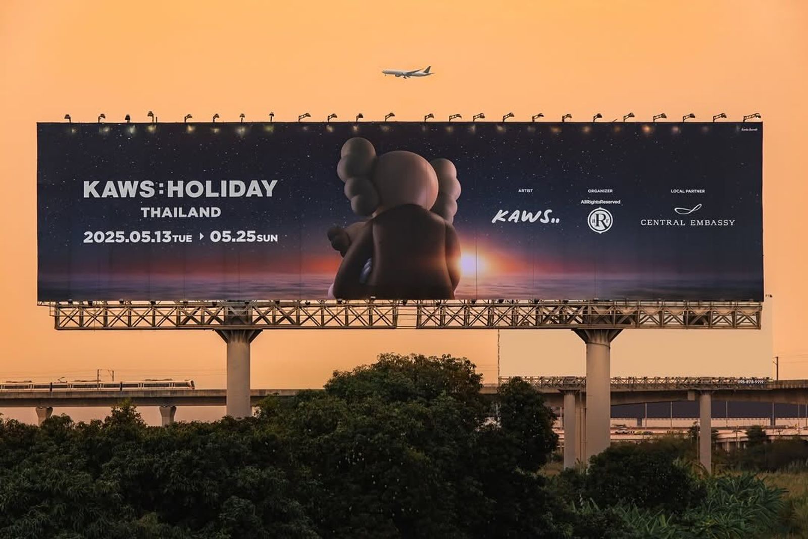 KAWS:HOLIDAY returns for a grand spectacle in Bangkok | Thaiger