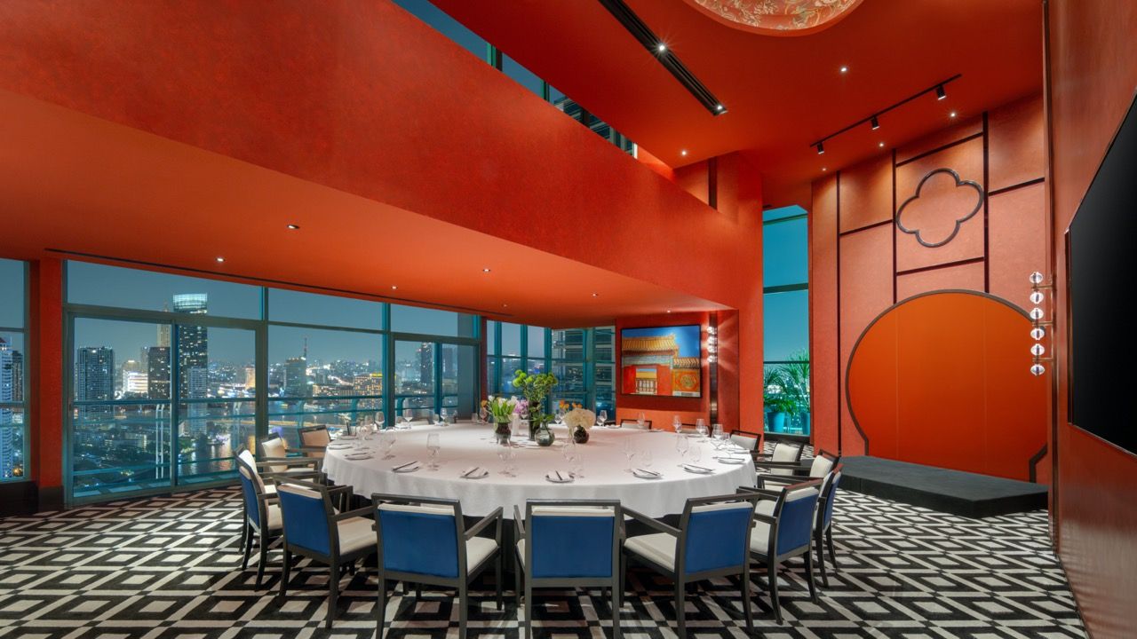 Private luxury meets skyline nights at Silver Waves by Boon