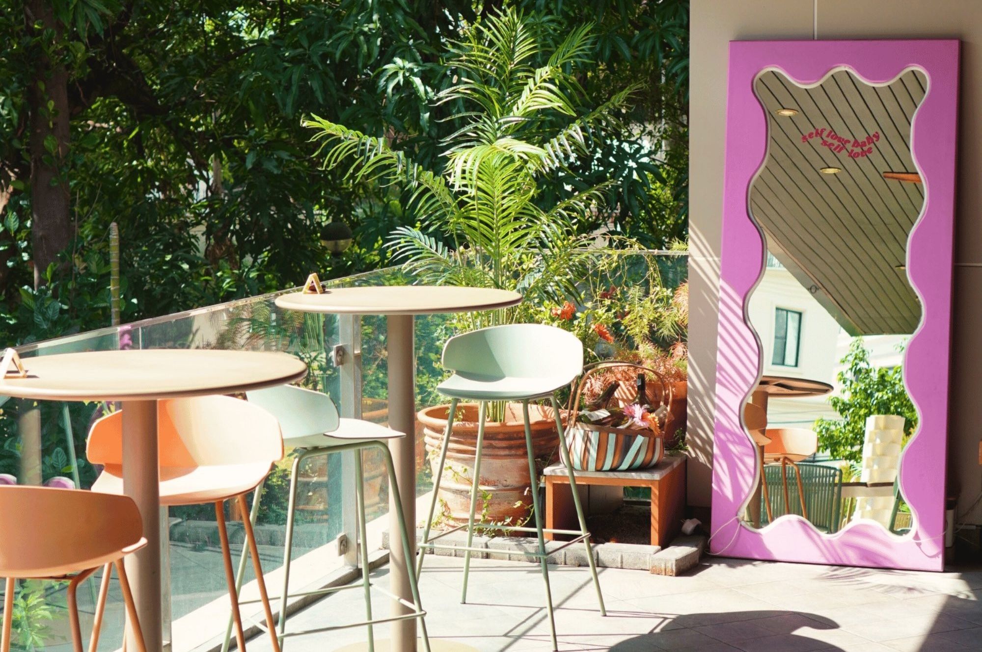 Where to eat, drink, and be merry near Benjakitti Park