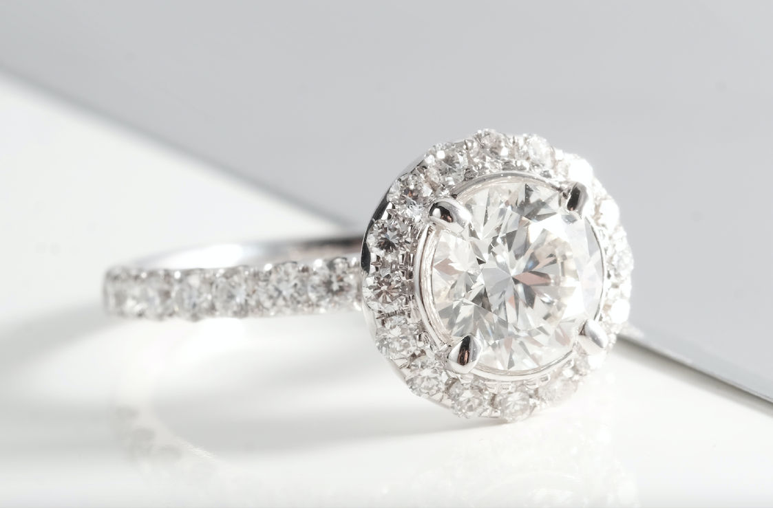 Dear men, here’s what you need to know before buying an engagement ring