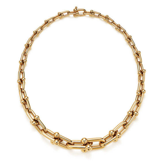 6 Trendy Ways to Style a Chain Link Necklace