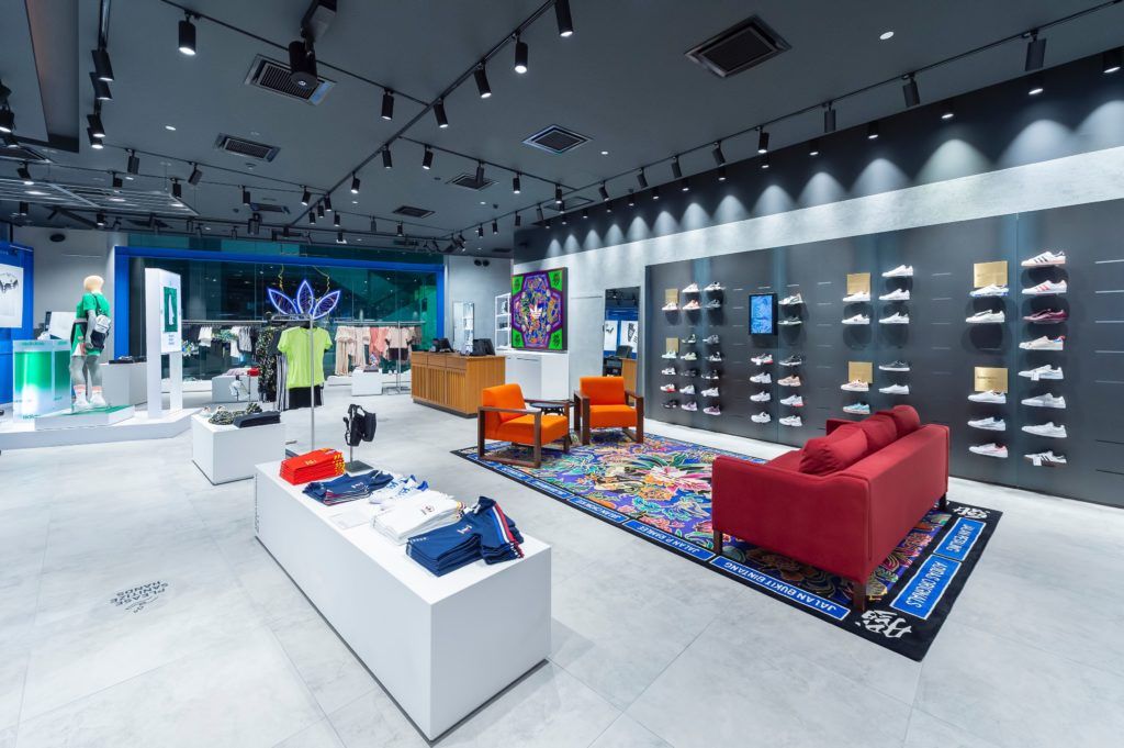 Sociedad Gran roble Frenesí The new Adidas Originals flagship store in Pavilion KL is its largest yet