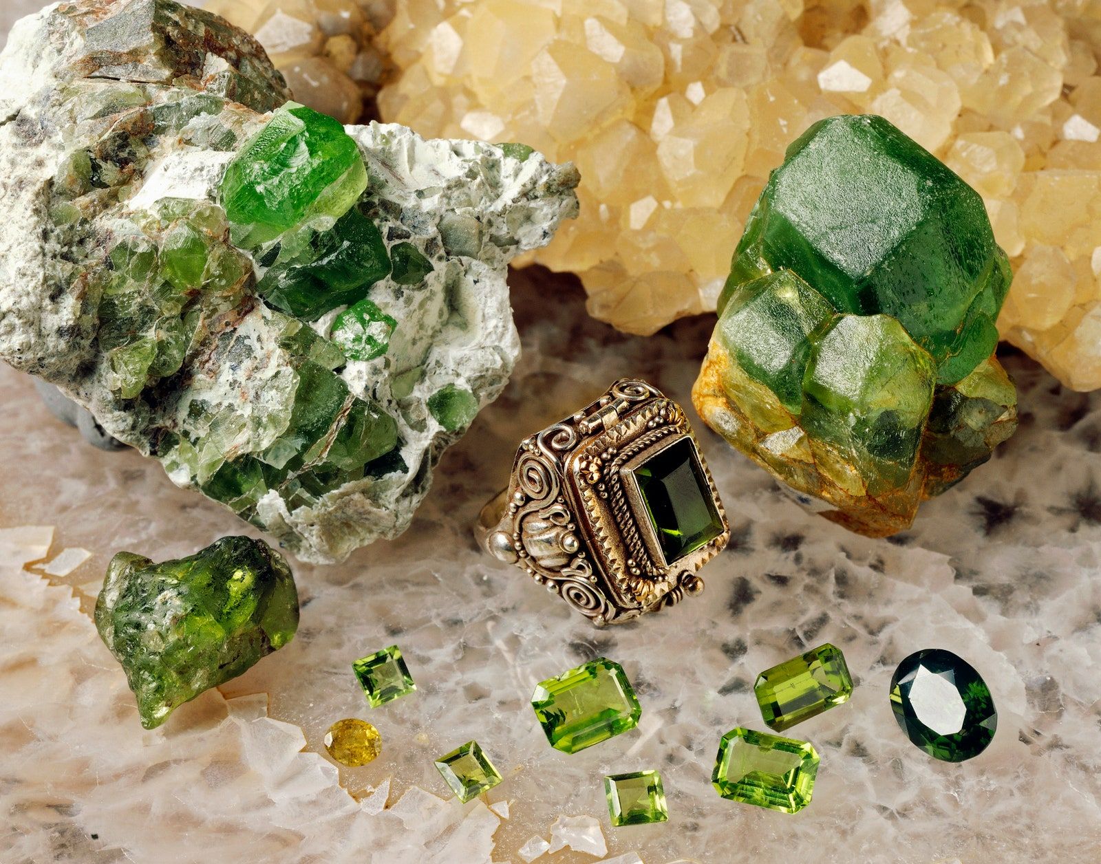 5 peridot jewellery pieces that will make others green with envy