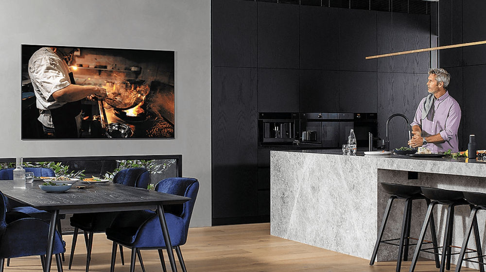We test out the Samsung Q800T 8K TV with the best-rated movies