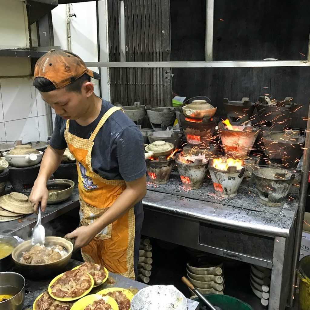 Shi Yue Tian Claypot Chicken Rice Shop