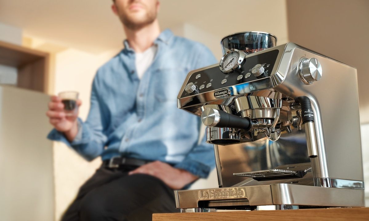 Learn how to brew coffee like a pro at De'Longhi's virtual coffee lounge