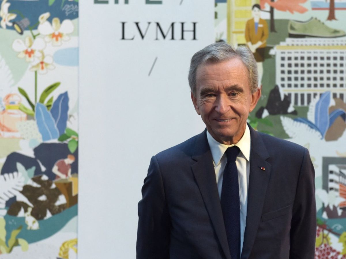 A look at LVMH CEO Bernard Arnault's net worth and how he spends